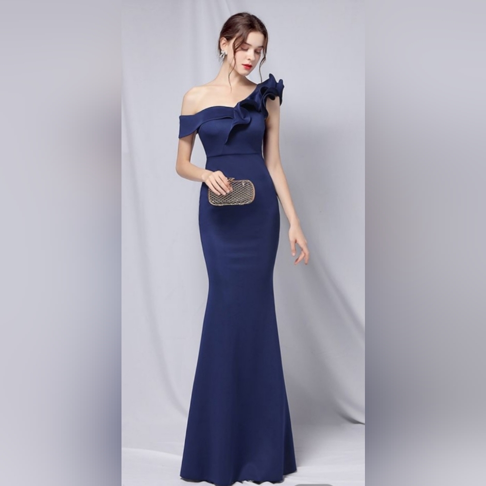 Women's Ruffle One Shoulder Mermaid Satin Gown in Navy
